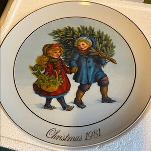 1981 Avon Christmas Plate